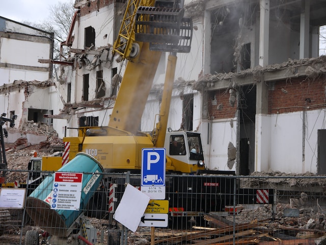 Compelling Reasons to Hire Professional Demolition Contractors