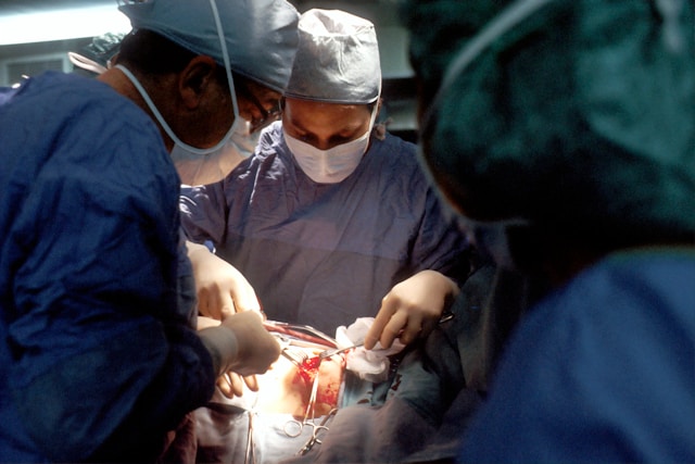 Rejuvenating Mobility: The Latest Advances in Knee Replacement Surgery